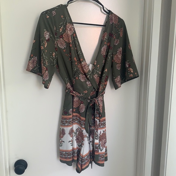 Romper - Picture 3 of 7